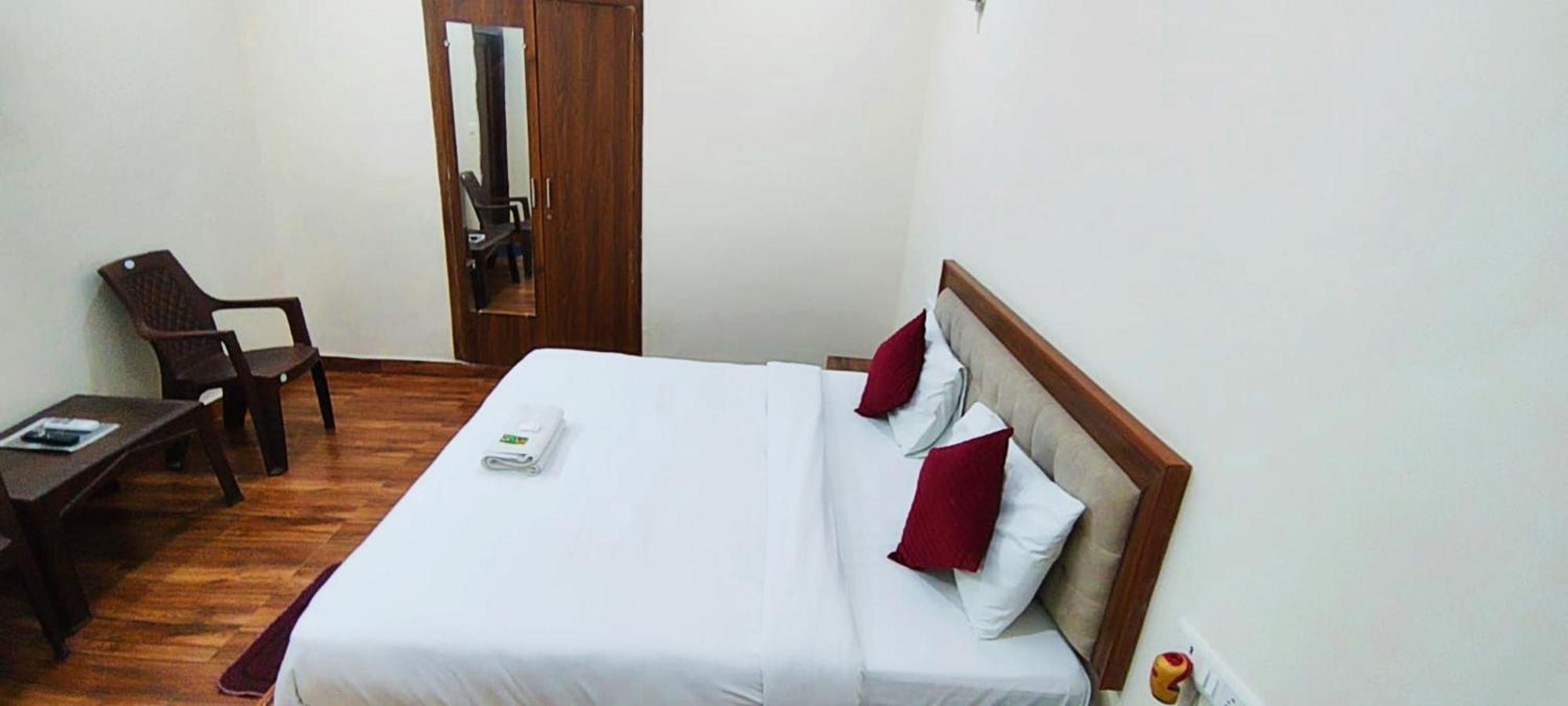 Luxury Rooms In Safdarjung Enclave Near Aiims & Safdarjung Hospital نيودلهي المظهر الخارجي الصورة