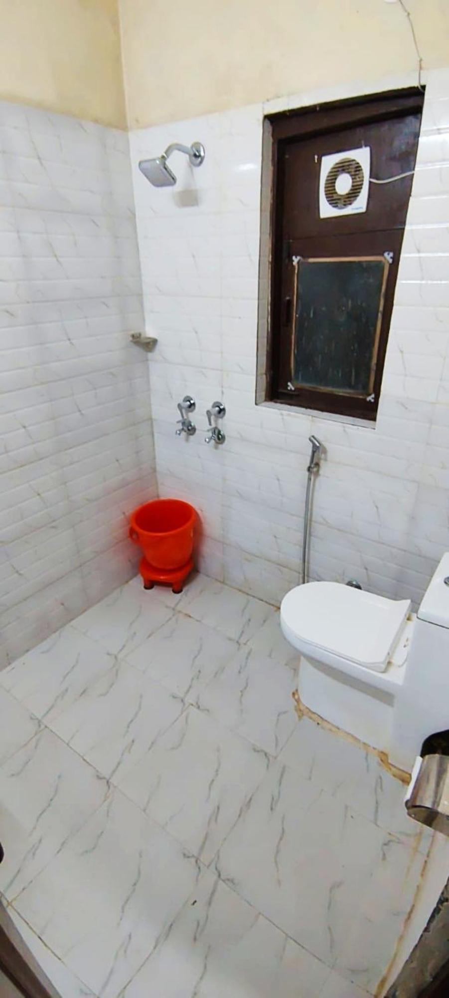 Luxury Rooms In Safdarjung Enclave Near Aiims & Safdarjung Hospital نيودلهي المظهر الخارجي الصورة