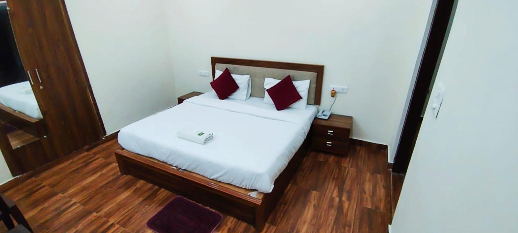 Luxury Rooms In Safdarjung Enclave Near Aiims & Safdarjung Hospital نيودلهي المظهر الخارجي الصورة