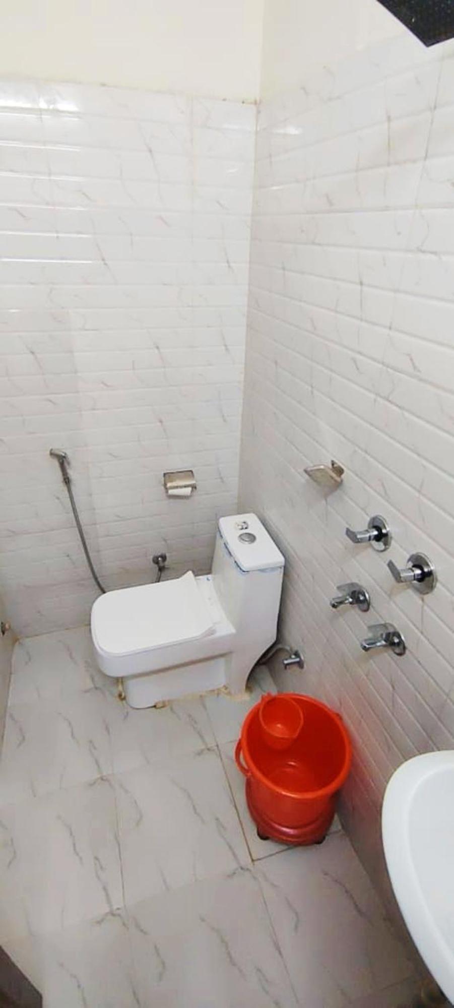 Luxury Rooms In Safdarjung Enclave Near Aiims & Safdarjung Hospital نيودلهي المظهر الخارجي الصورة